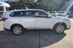 2021 Mitsubishi Outlander ES
