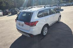 2021 Mitsubishi Outlander ES