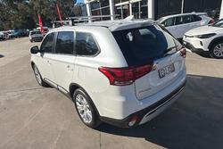 2021 Mitsubishi Outlander ES