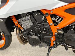 2026 Ktm 990 DUKE R Orange
