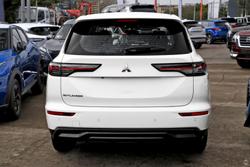 2026 Mitsubishi Outlander ES