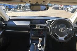 2018 Lexus IS IS300h Luxury
