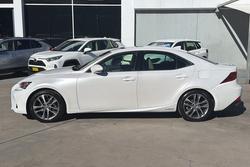 2018 Lexus IS IS300h Luxury