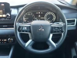 2022 Mitsubishi Outlander ES