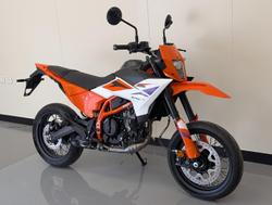 2026 KTM 390 SMC R SMC Orange