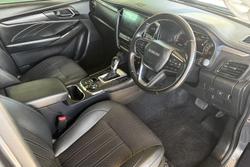 2022 Isuzu MU-X LS-T