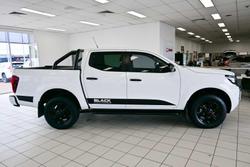 2024 Nissan Navara Black Edition