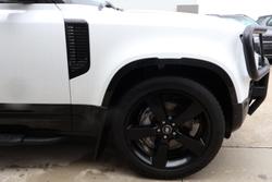 2024 Land Rover Defender 110 P400 X-Dynamic SE