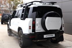 2024 Land Rover Defender 110 P400 X-Dynamic SE