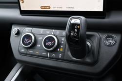 2024 Land Rover Defender 110 P400 X-Dynamic SE