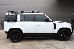 2024 Land Rover Defender 110 P400 X-Dynamic SE