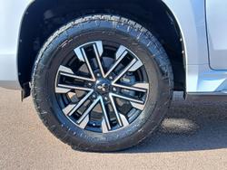 2021 Mitsubishi Pajero Sport Exceed
