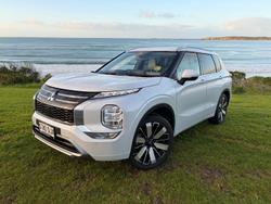 2025 Mitsubishi Outlander Exceed