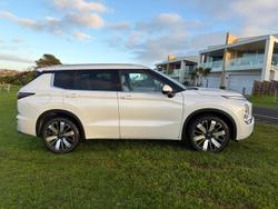 2025 Mitsubishi Outlander Exceed