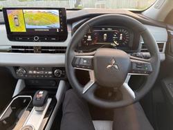 2025 Mitsubishi Outlander Exceed