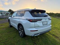 2025 Mitsubishi Outlander Exceed