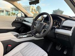2025 Mitsubishi Outlander Exceed