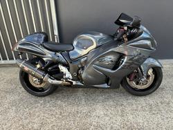 Suzuki GSX1300RA (hayabusa)