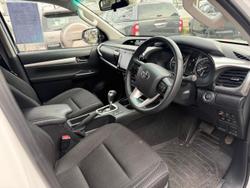 2023 Toyota Hilux SR5