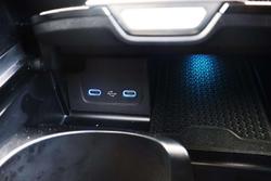 2025 Mercedes-Benz C-Class C200