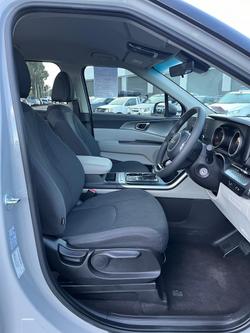 2022 Kia Carnival S