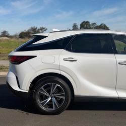 2026 Lexus RX 450h+ Luxury