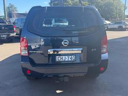 2012 Nissan Pathfinder ST