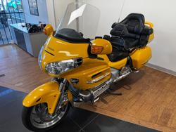 2002 Honda GL1800 (GL1800A) GOLDWING YELLOW