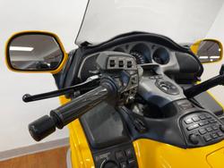 2002 Honda GL1800 (GL1800A) GOLDWING YELLOW