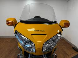 2002 Honda GL1800 (GL1800A) GOLDWING YELLOW