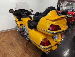 2002 Honda GL1800 (GL1800A) GOLDWING YELLOW