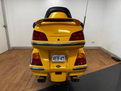 2002 Honda GL1800 (GL1800A) GOLDWING YELLOW