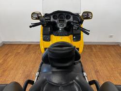 2002 Honda GL1800 (GL1800A) GOLDWING YELLOW