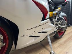 2022 DUCATI PANIGALE V2 White