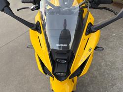 2024 Suzuki GSX-8R (GSX800FRQ) Yellow