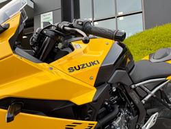 2024 Suzuki GSX-8R (GSX800FRQ) Yellow