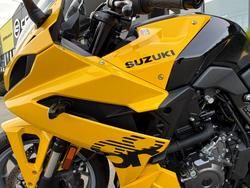 2024 Suzuki GSX-8R (GSX800FRQ) Yellow