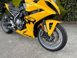 2024 Suzuki GSX-8R (GSX800FRQ) Yellow
