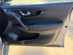 2017 NISSAN QASHQAI Ti
