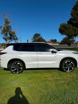 2025 Mitsubishi Outlander PHEV Exceed Tourer