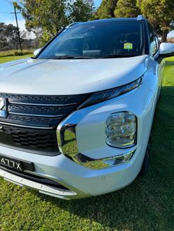 2025 Mitsubishi Outlander PHEV Exceed Tourer