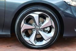 2022 Honda Accord VTi-LX