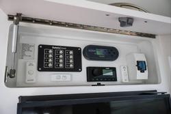 2026 Leader Caravans 2260_Cr_K1e7b_T Gold Le 22'6 3 Bunk