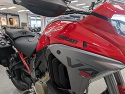 2025 DUCATI MULTISTRADA V4 S Red