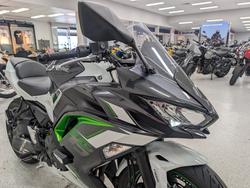 2022 Kawasaki NINJA 650L White