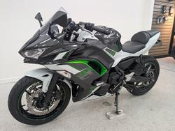 2022 Kawasaki NINJA 650L White