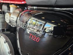2025 Triumph Bonneville T120 Bonneville Red