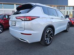 2023 Mitsubishi Outlander Exceed