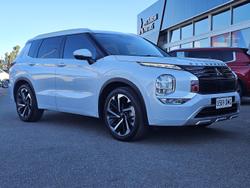 2023 Mitsubishi Outlander Exceed