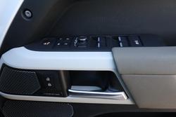 2022 Land Rover Defender 110 D300 SE